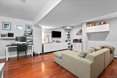 $699,000 | 50 Stewart Place, Eastchester, NY 10709