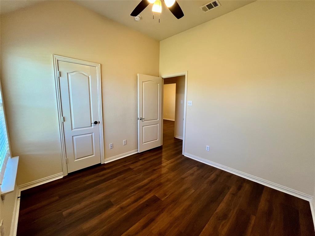 921 Raleigh Path Denton, TX 76208 - Photo 10 of 22