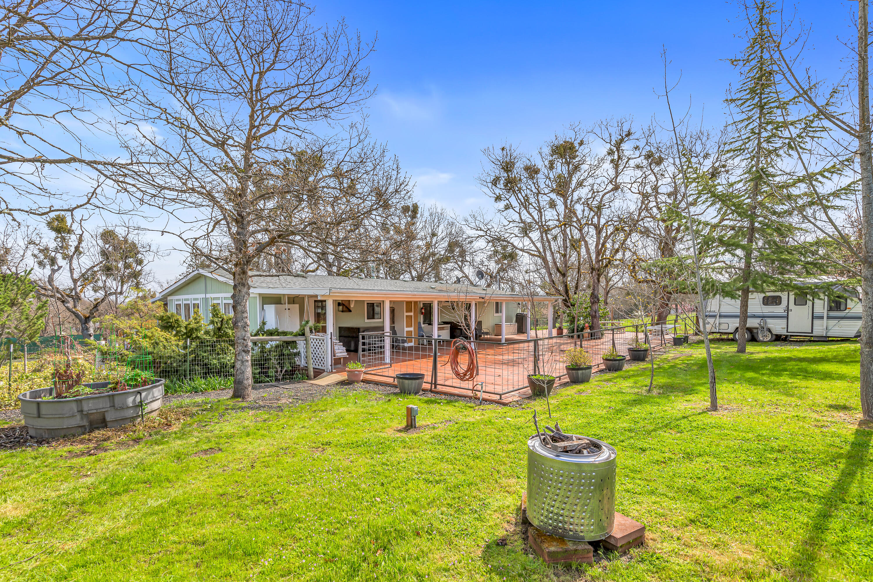 349 Capri Drive Eagle Point, OR 97524 - Photo 5 of 54 9R9A7599