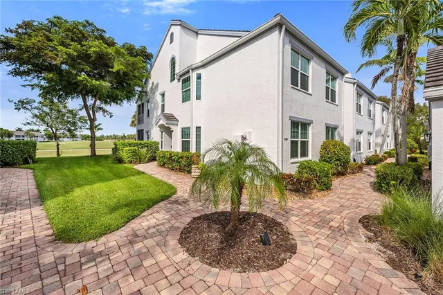 $455,000 | 5928 Sand Wedge Lane, Unit 1801, Naples, FL 34110