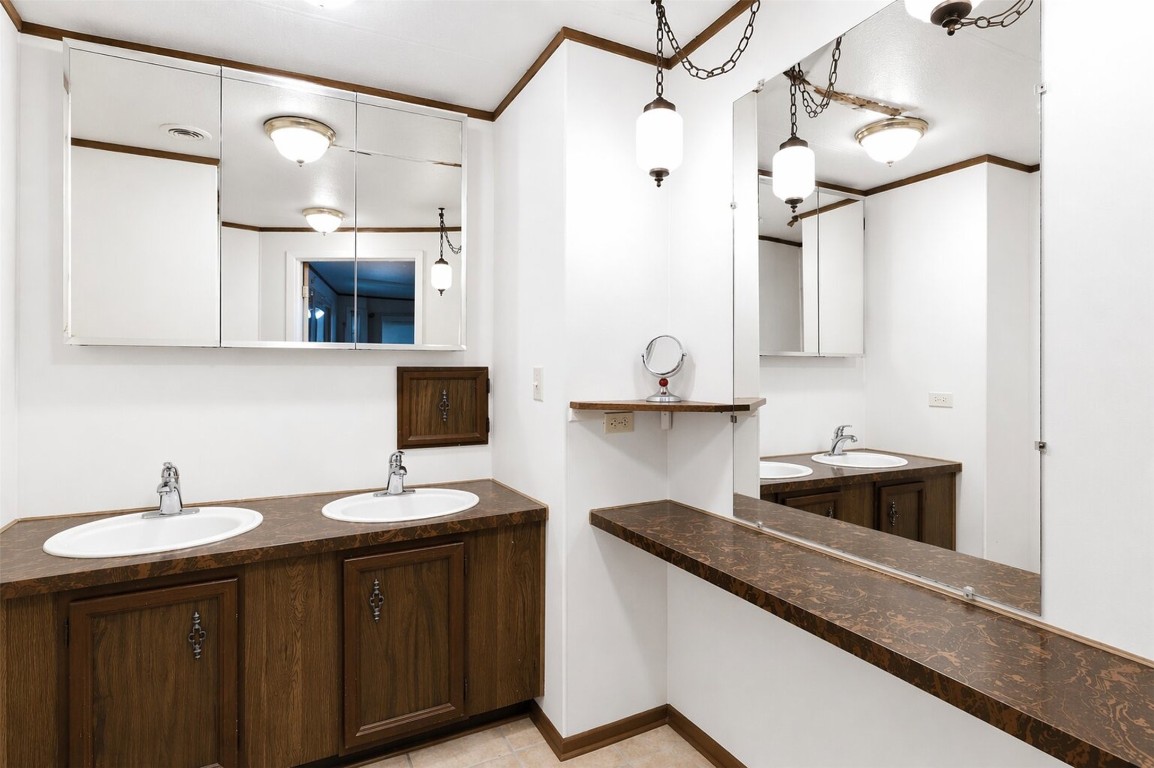 23668 3rd Street New Caney, TX 77357 - Photo 18 of 25 Primary Bathroom