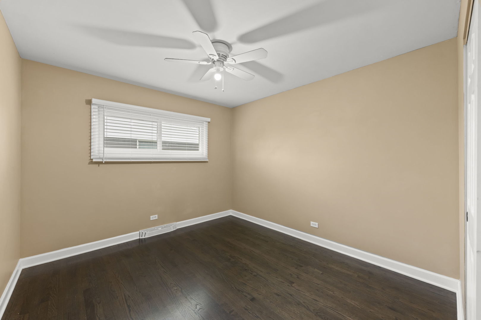 5818 Ridgewood Drive Western Springs, IL 60558 - Photo 15 of 25 a view of a room with wooden floor and closet