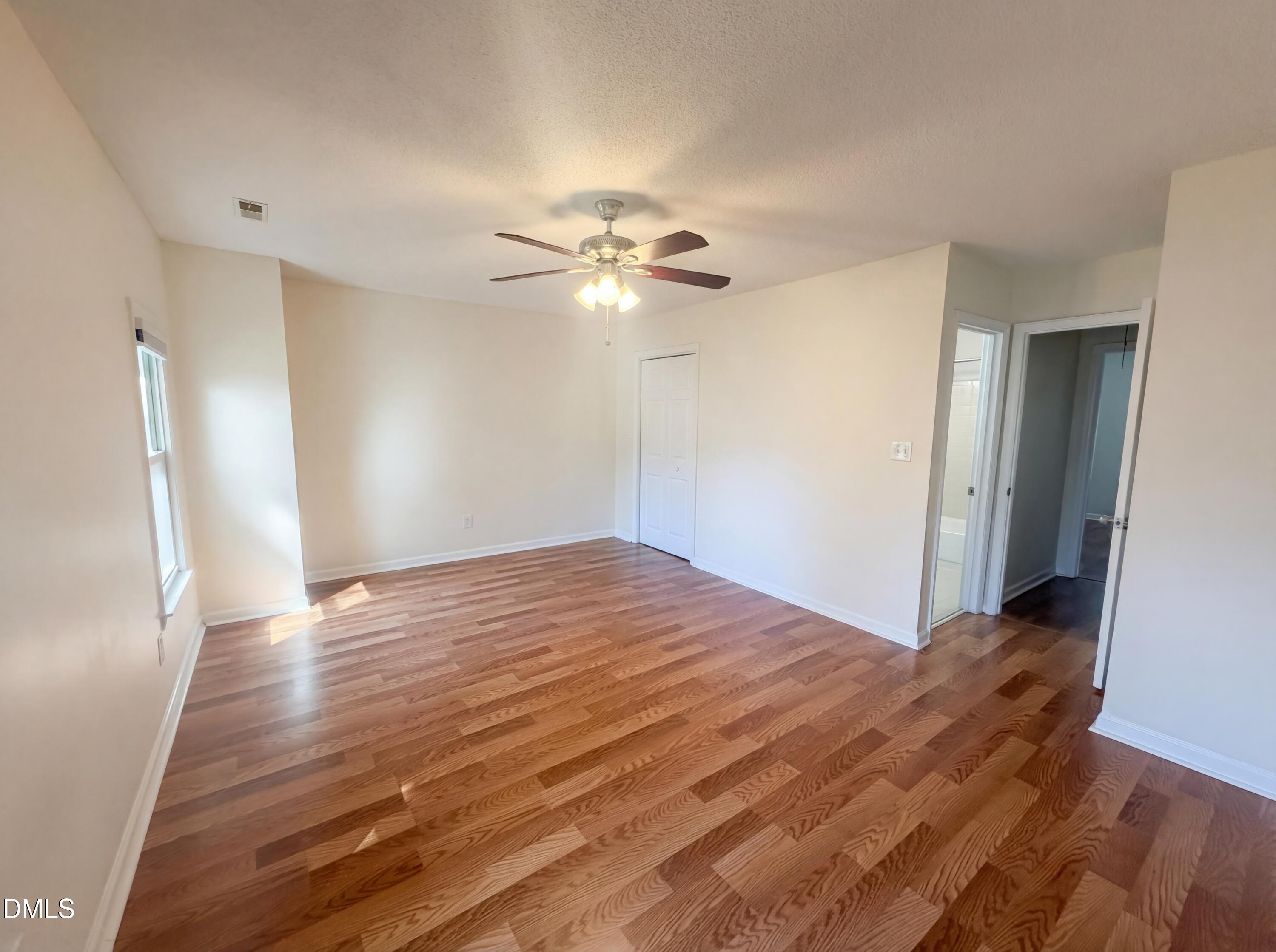 5621 Split Oak Way Raleigh, NC 27609 - Photo 4 of 16 listing_3