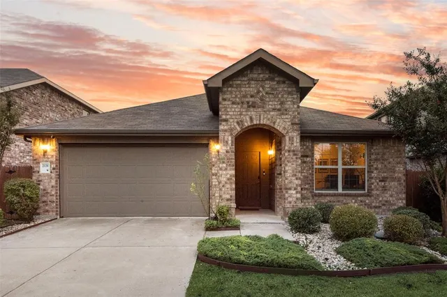 $299,999 | 2120 Blakehill Drive, Forney, TX 75126