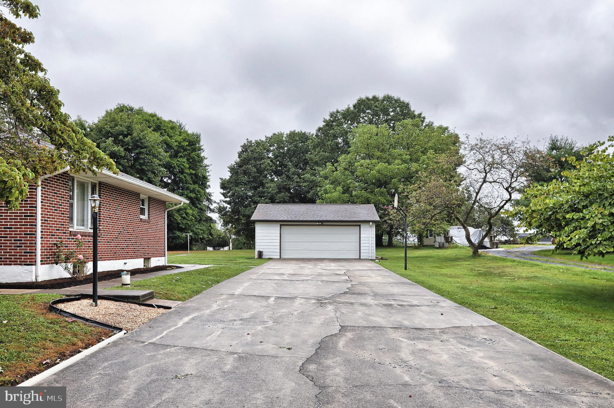 172 Trail Road Hershey, PA 17033 - Photo 2 of 40 Gallery Image 2