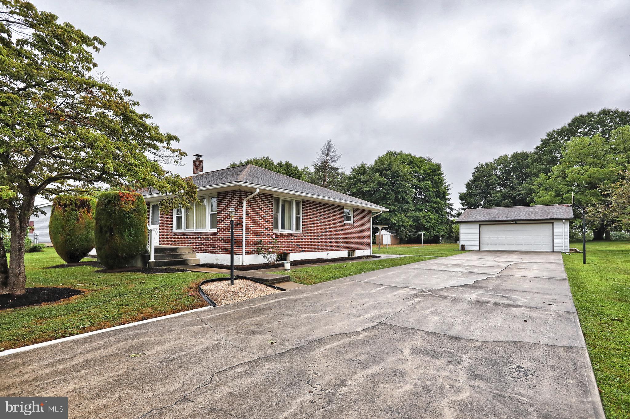 172 Trail Road Hershey, PA 17033 - Photo 3 of 40 Gallery Image 3