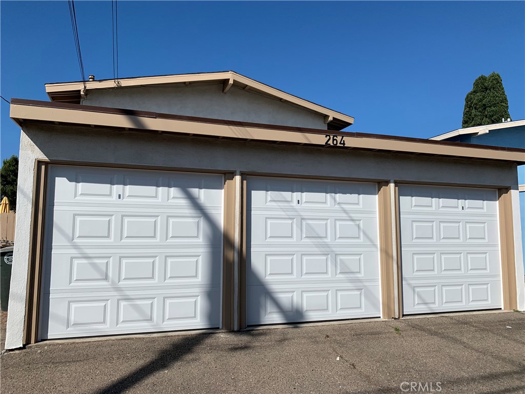 264 Cabrillo Street Costa Mesa, CA 92627 - Photo 15 of 17 a house with a outdoor space