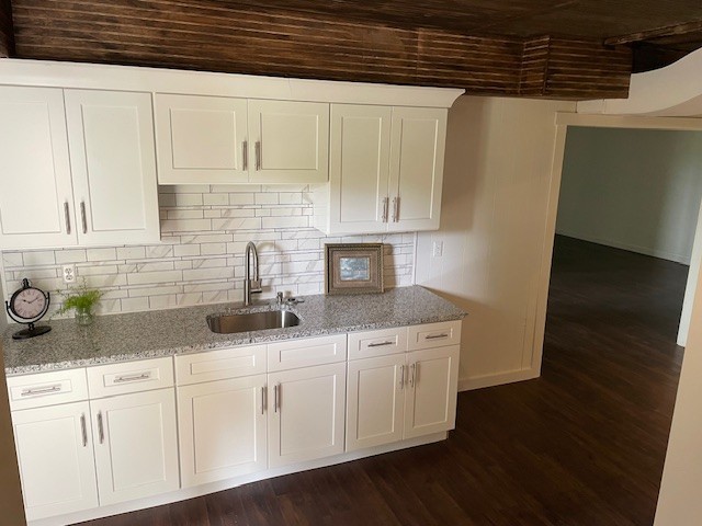 1280 Brandontown Road Manchester, TN 37355 - Photo 37 of 56 Downstairs kitchenette