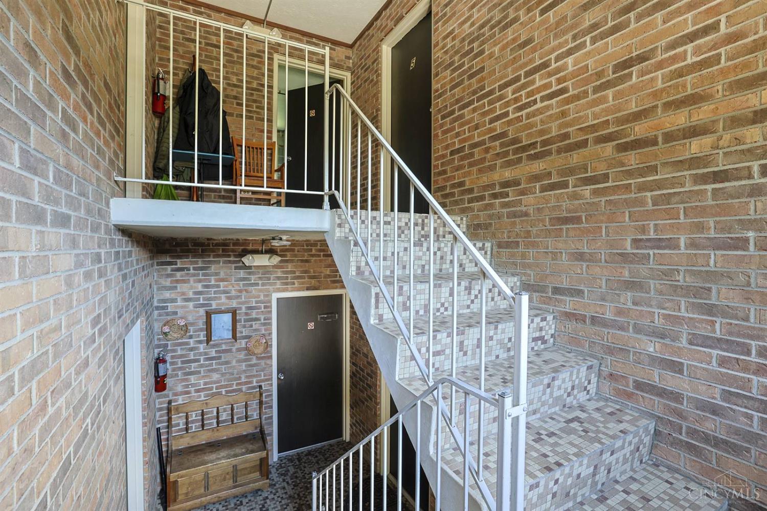 3254 North Bend Road Cincinnati, OH 45247 - Photo 5 of 28 Gallery Image 5