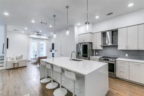 $515,000 | 4205 Roseland Avenue, Unit 203, Dallas, TX 75204