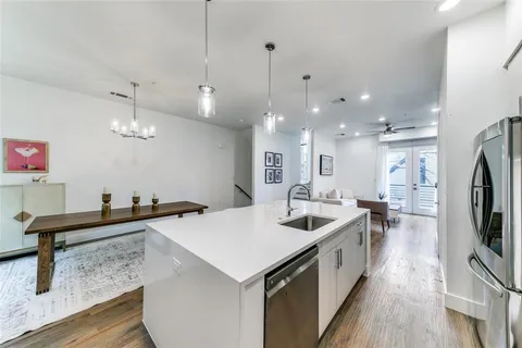 $515,000 | 4205 Roseland Avenue, Unit 203, Dallas, TX 75204