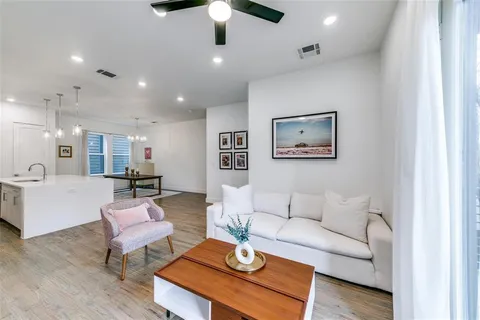 $515,000 | 4205 Roseland Avenue, Unit 203, Dallas, TX 75204