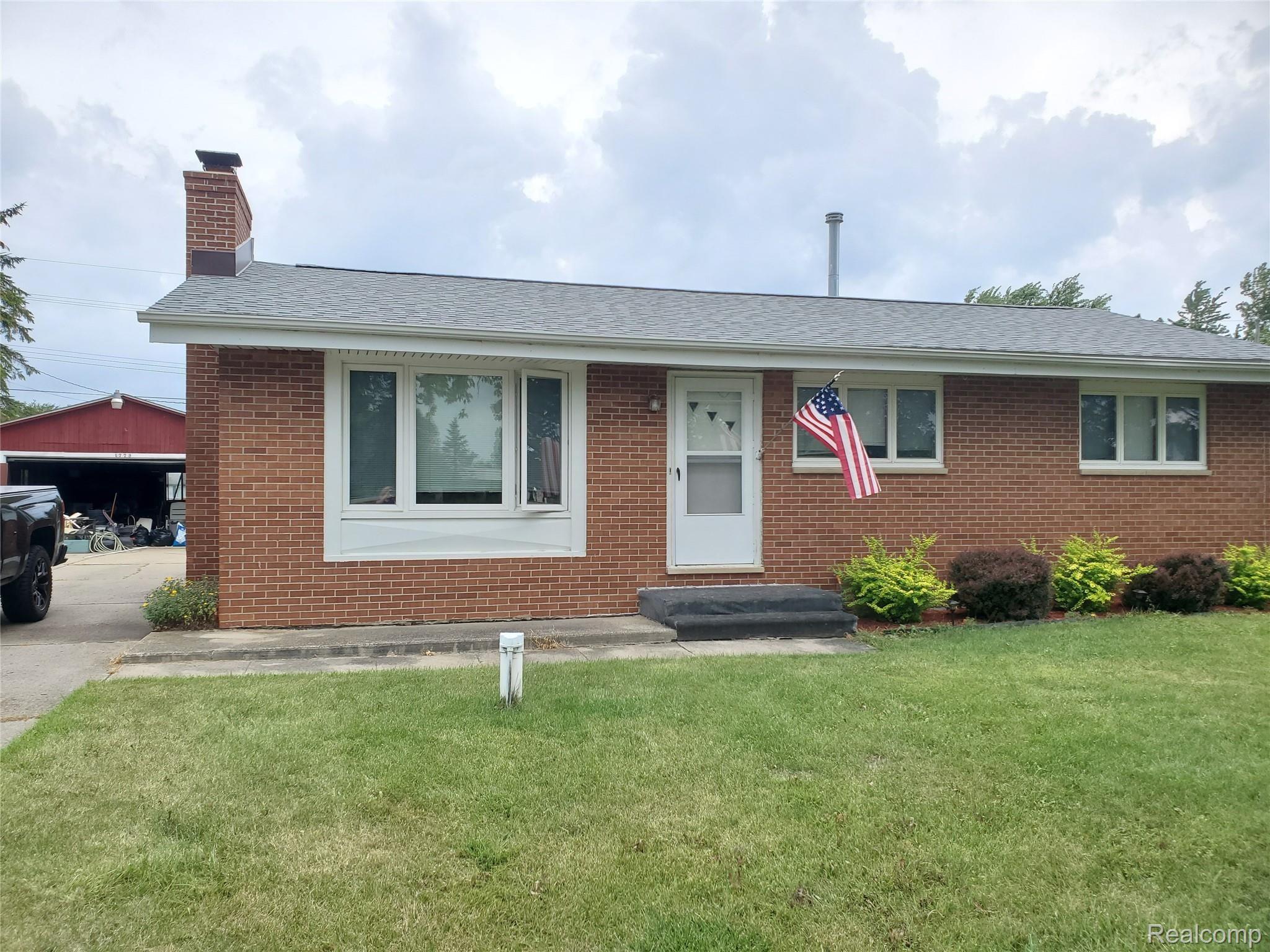 1779 North Lapeer Road Lapeer, MI 48446 - Photo 3 of 40 Galaxy 001.jpg