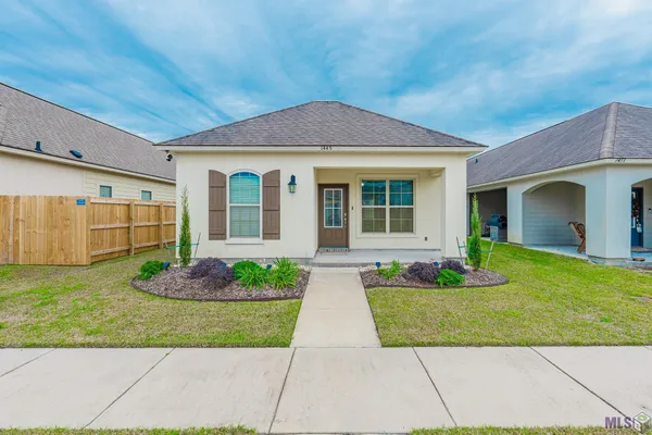 $2,100 | 1445 Granby Drive, Baton Rouge, LA 70820