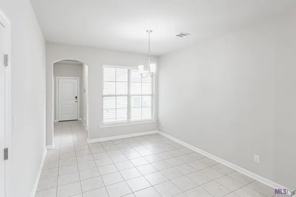 $2,100 | 1445 Granby Drive, Baton Rouge, LA 70820