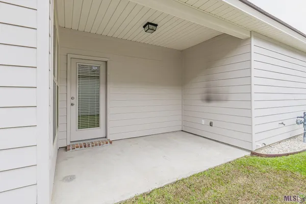 $2,100 | 1445 Granby Drive, Baton Rouge, LA 70820