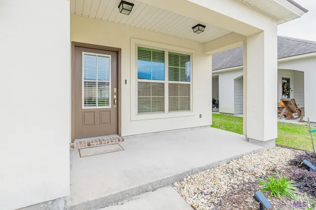 $2,100 | 1445 Granby Drive, Baton Rouge, LA 70820