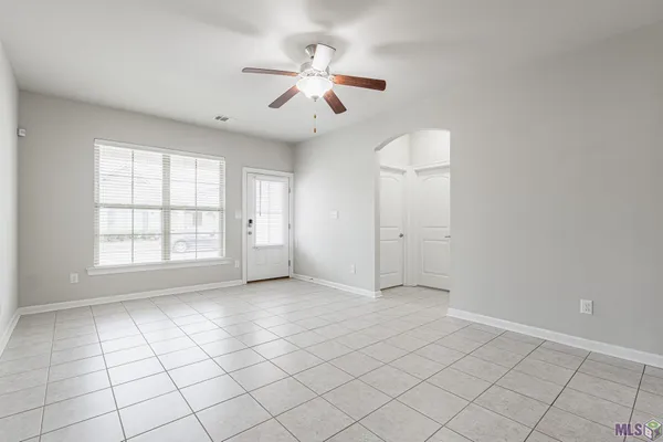 $2,100 | 1445 Granby Drive, Baton Rouge, LA 70820