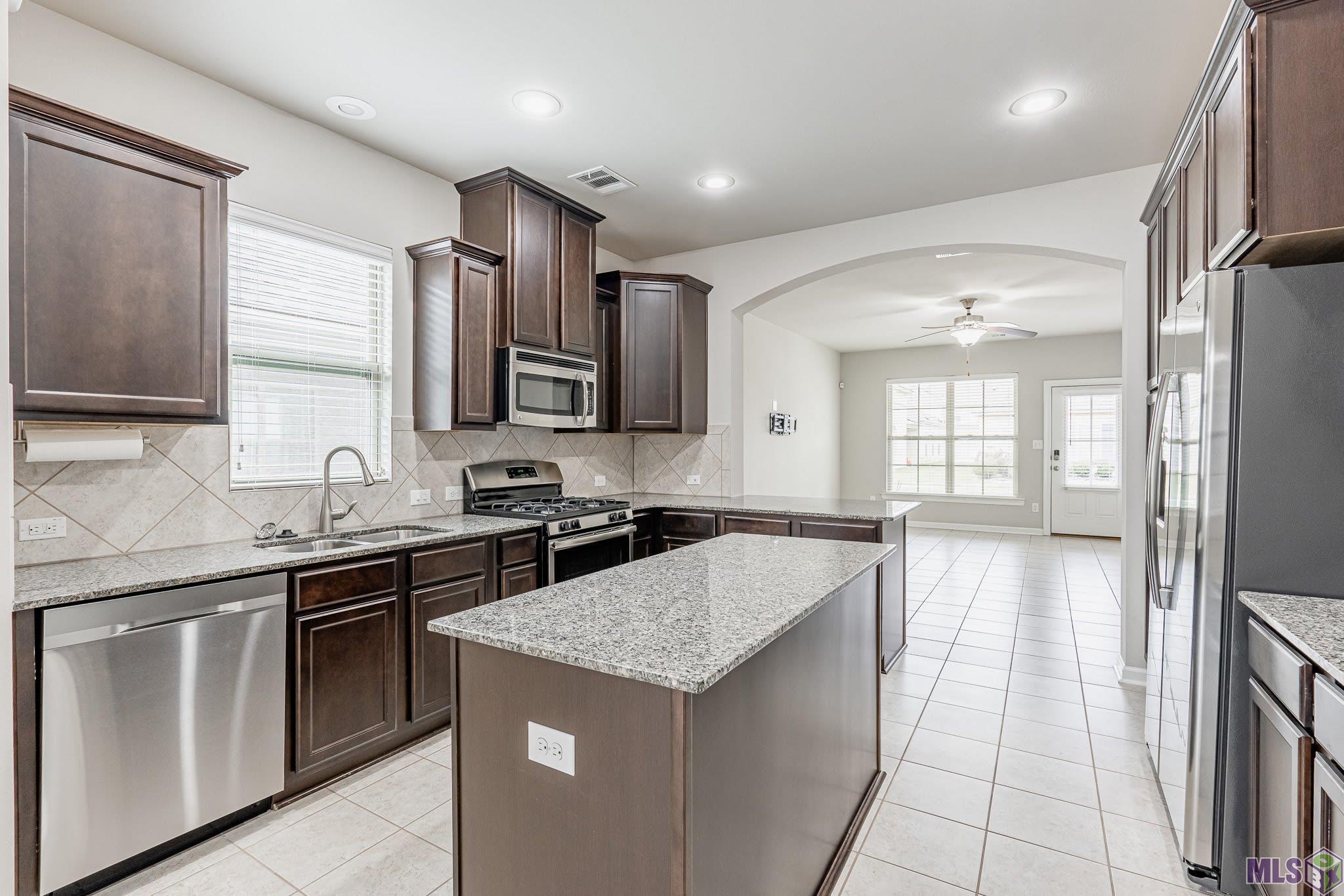 1445 Granby Drive Baton Rouge, LA 70820 - Photo 5 of 19