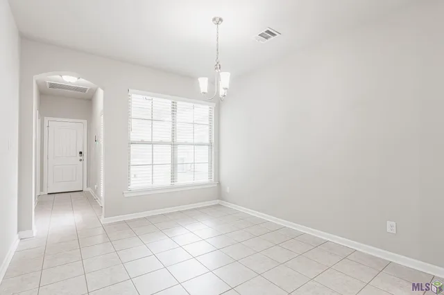 $2,100 | 1445 Granby Drive, Baton Rouge, LA 70820