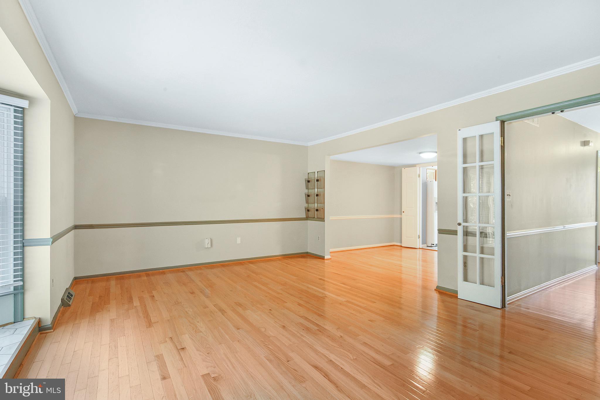 491 Colonial Ridge Lane Arnold, MD 21012 - Photo 8 of 30 Living Room