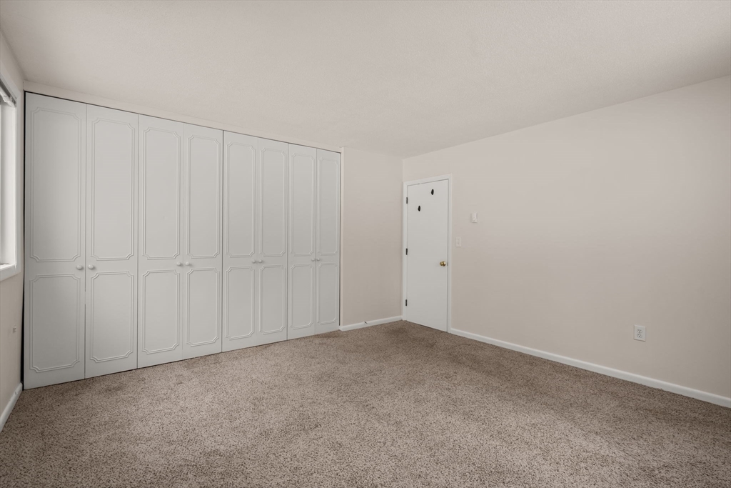 121 Bailey Street, Unit D31 Worcester, MA 01602 - Photo 15 of 25 a view of an empty room