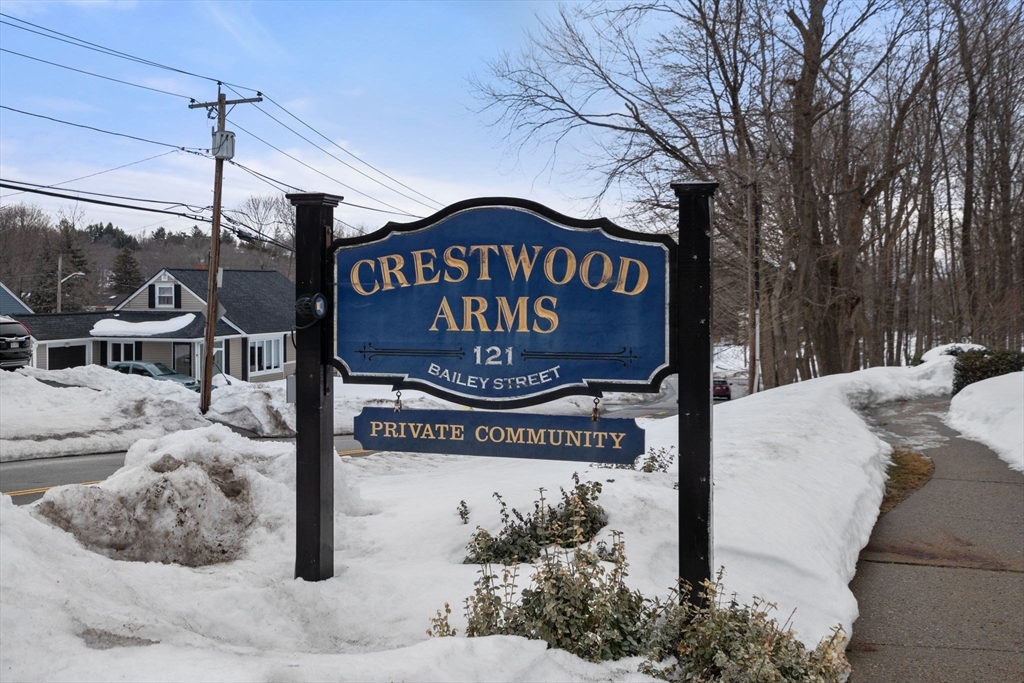 121 Bailey Street, Unit D31 Worcester, MA 01602 - Photo 25 of 25 a sign on the side of a street