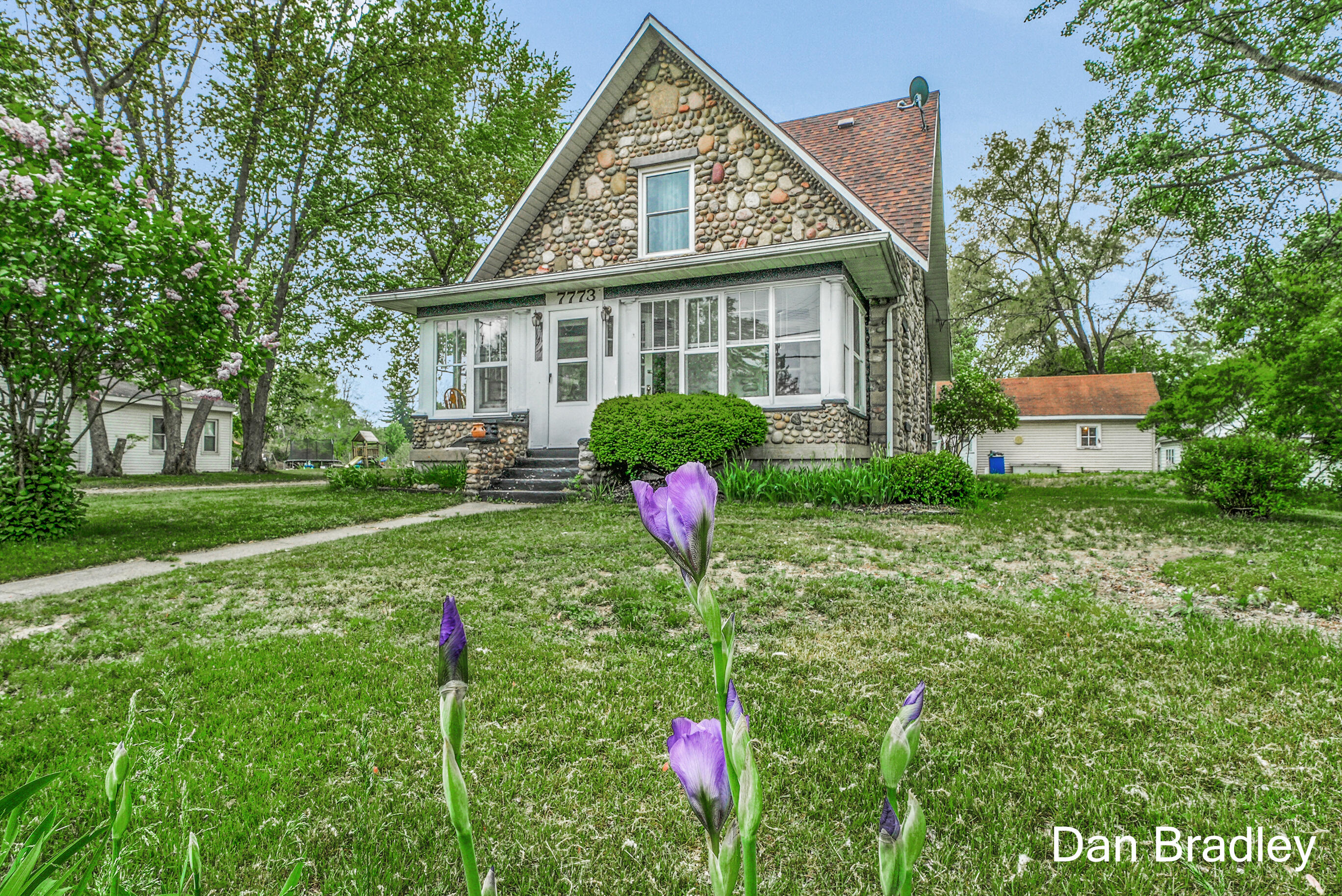 7773 Academy Road Edmore, MI 48829 - Photo 1 of 22 DSC06797