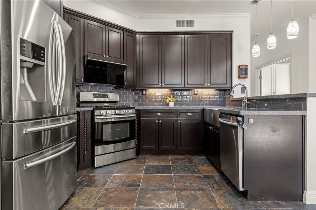 12253 Knightsbridge Drive Rancho Cucamonga, CA 91739 - Photo 7 of 36