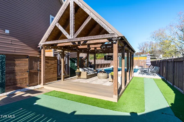 $595,000 | 2016 Carson Way, Piney Flats, TN 37686