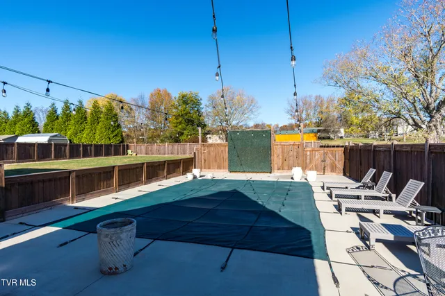 $595,000 | 2016 Carson Way, Piney Flats, TN 37686