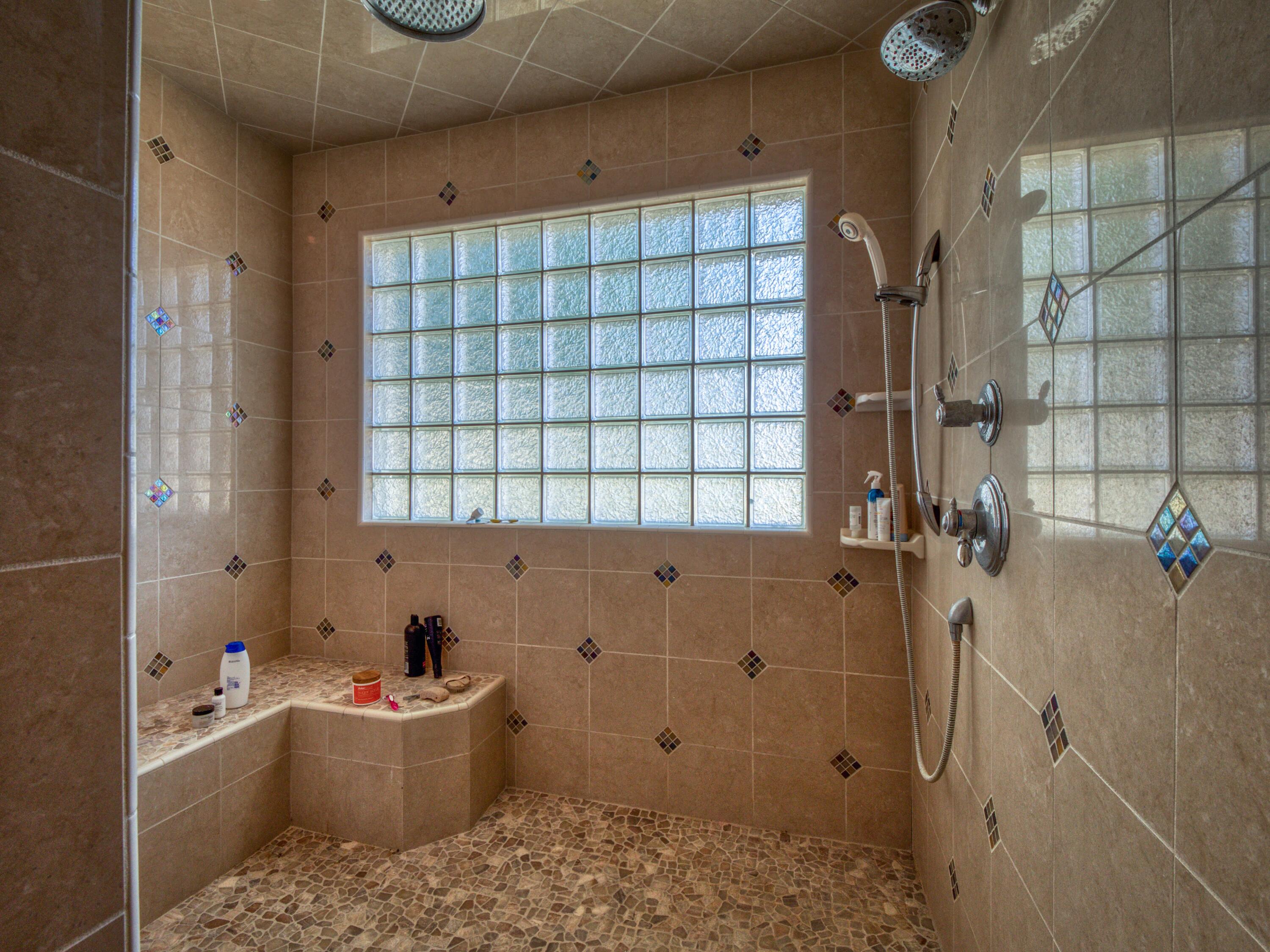 17777 North Applegate Road Grants Pass, OR 97527 - Photo 23 of 104 Master Shower 1
