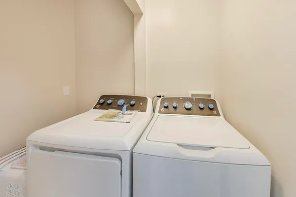 $2,900 | 508 Beechwood Drive, Round Lake, IL 60073