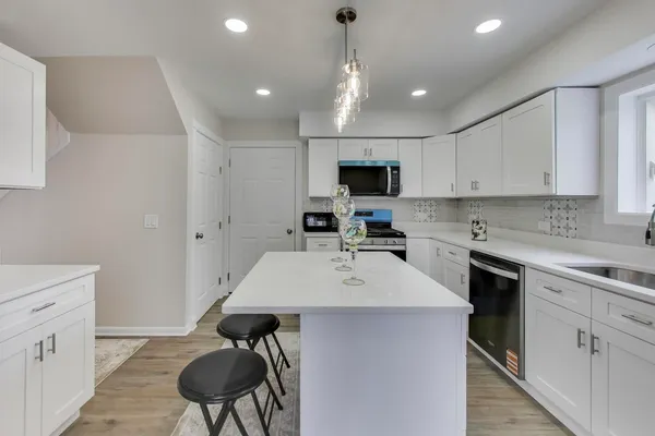 $2,900 | 508 Beechwood Drive, Round Lake, IL 60073