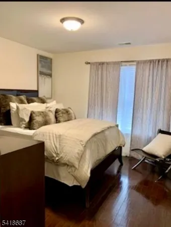 $3,300 | 1131 Frank Street, Roselle, NJ 07203