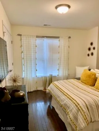 $3,300 | 1131 Frank Street, Roselle, NJ 07203