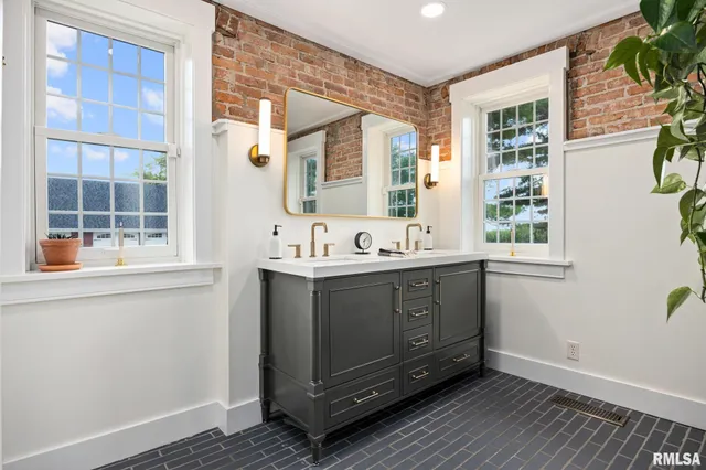 $515,000 | 30794 Dutch Lane, Washington, IL 61571