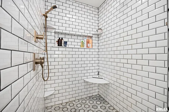 $515,000 | 30794 Dutch Lane, Washington, IL 61571