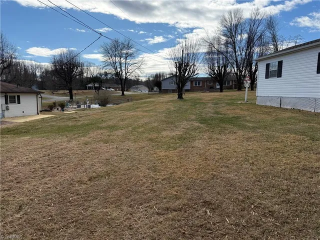 $285,900 | 138 Highland Avenue, Mount Airy, NC 27030