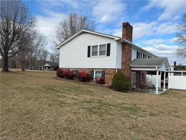 $285,900 | 138 Highland Avenue, Mount Airy, NC 27030