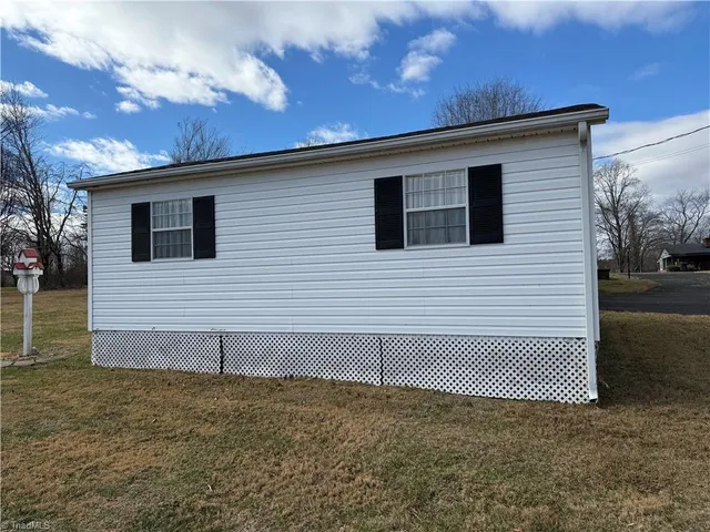 $285,900 | 138 Highland Avenue, Mount Airy, NC 27030