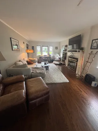 $3,750 | 290 Elm Park Avenue, Elmhurst, IL 60126