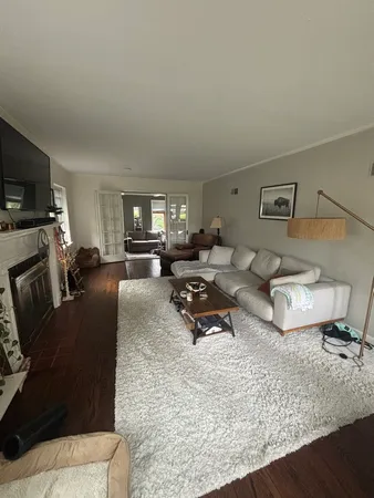 $3,750 | 290 Elm Park Avenue, Elmhurst, IL 60126
