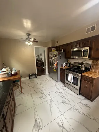 $3,750 | 290 Elm Park Avenue, Elmhurst, IL 60126