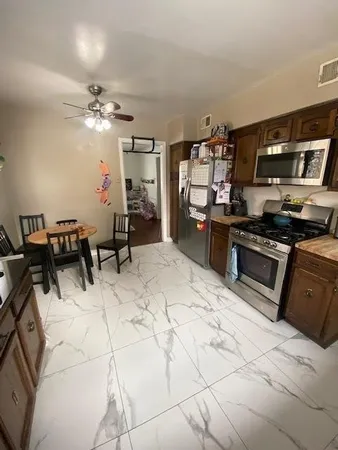 $3,750 | 290 Elm Park Avenue, Elmhurst, IL 60126