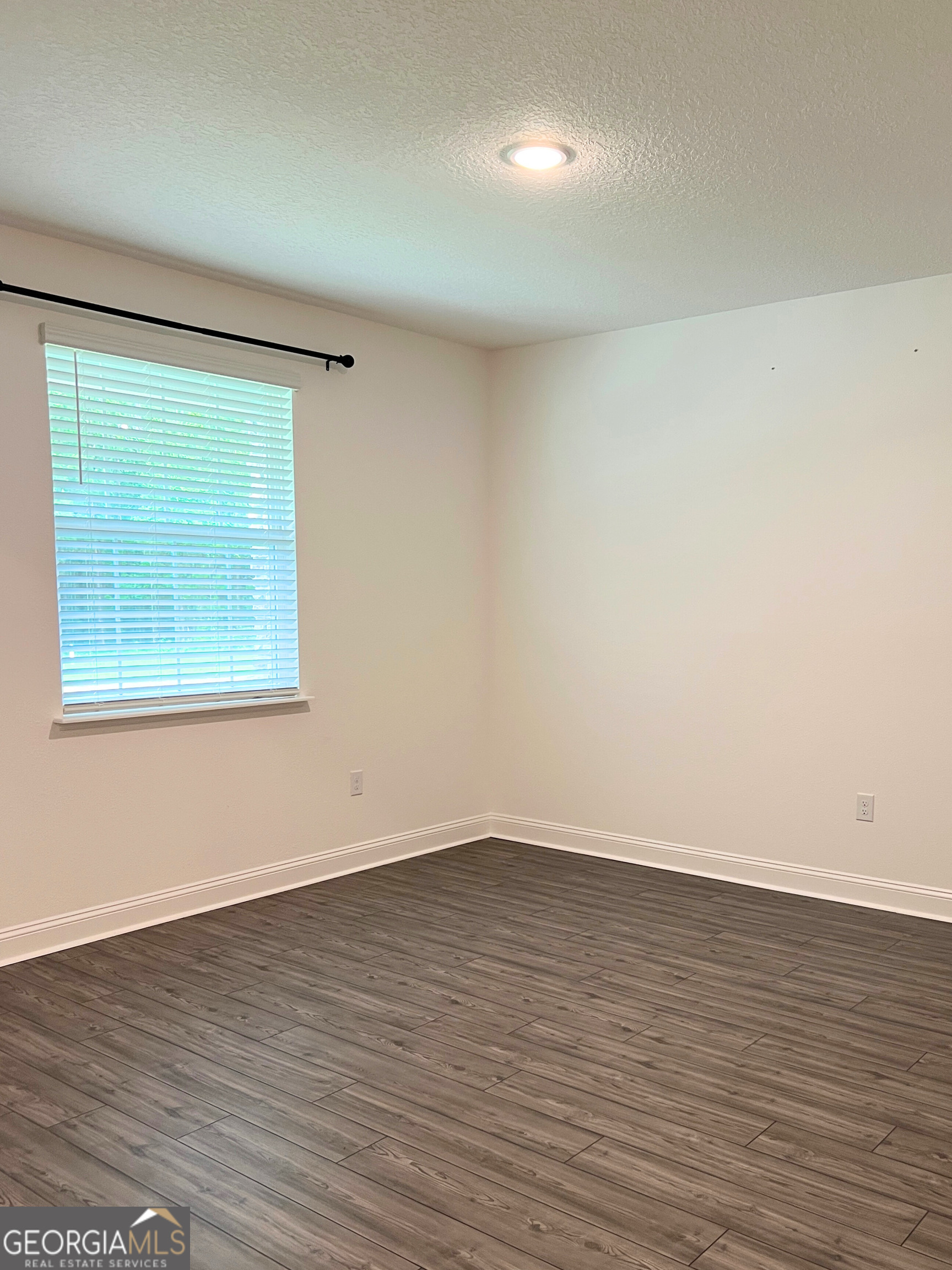 111 Breakwater Loop Kingsland, GA 31548 - Photo 5 of 47