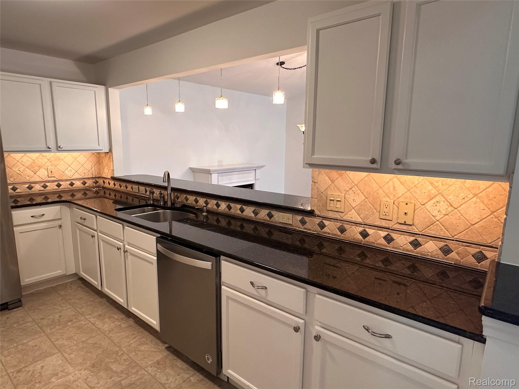 1772 Flagstone Circle Rochester, MI 48307 - Photo 13 of 36
