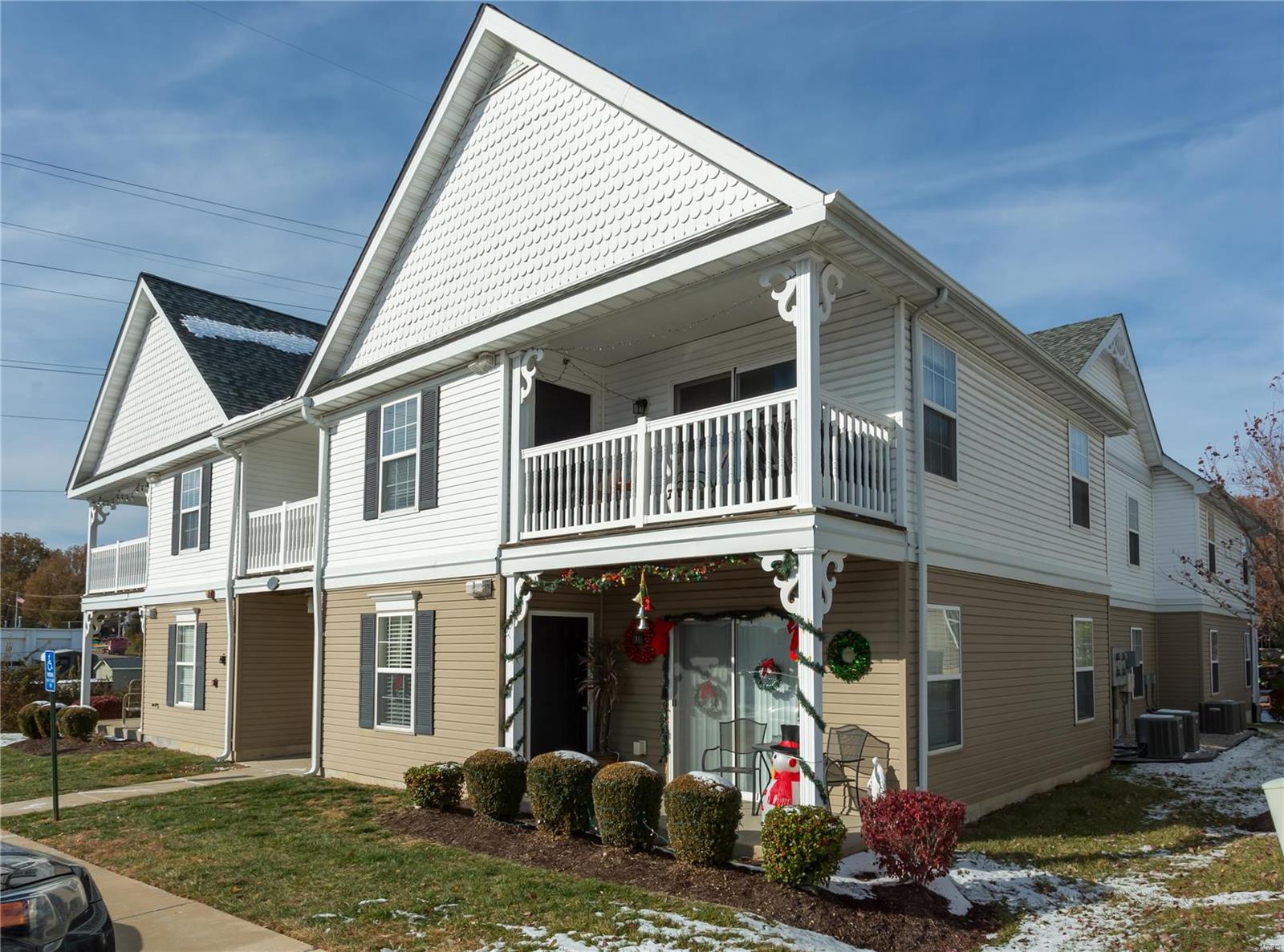 9723 Crayford Road, Unit H St. Louis, MO 63123 - Photo 1 of 27