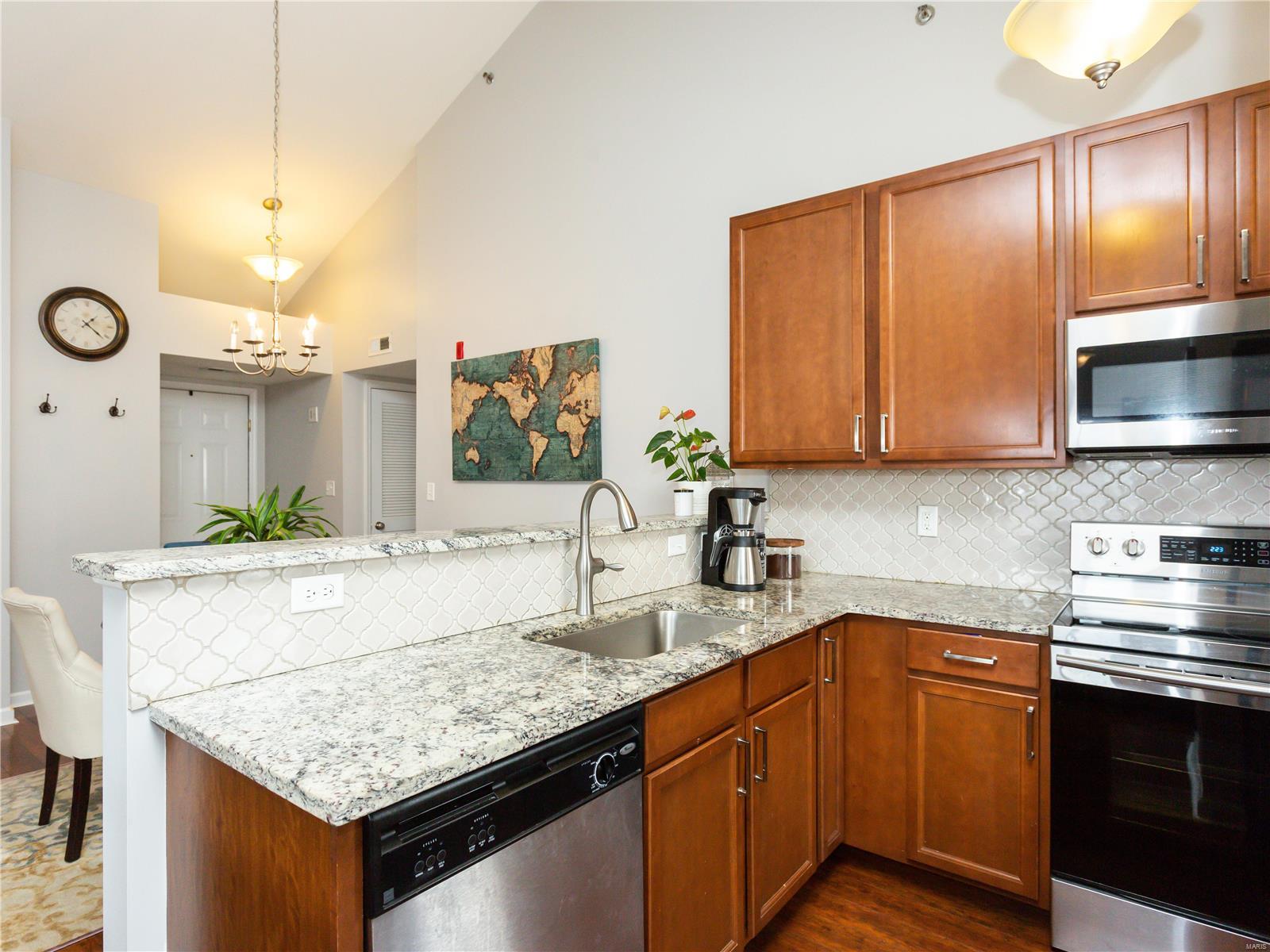 9723 Crayford Road, Unit H St. Louis, MO 63123 - Photo 11 of 27