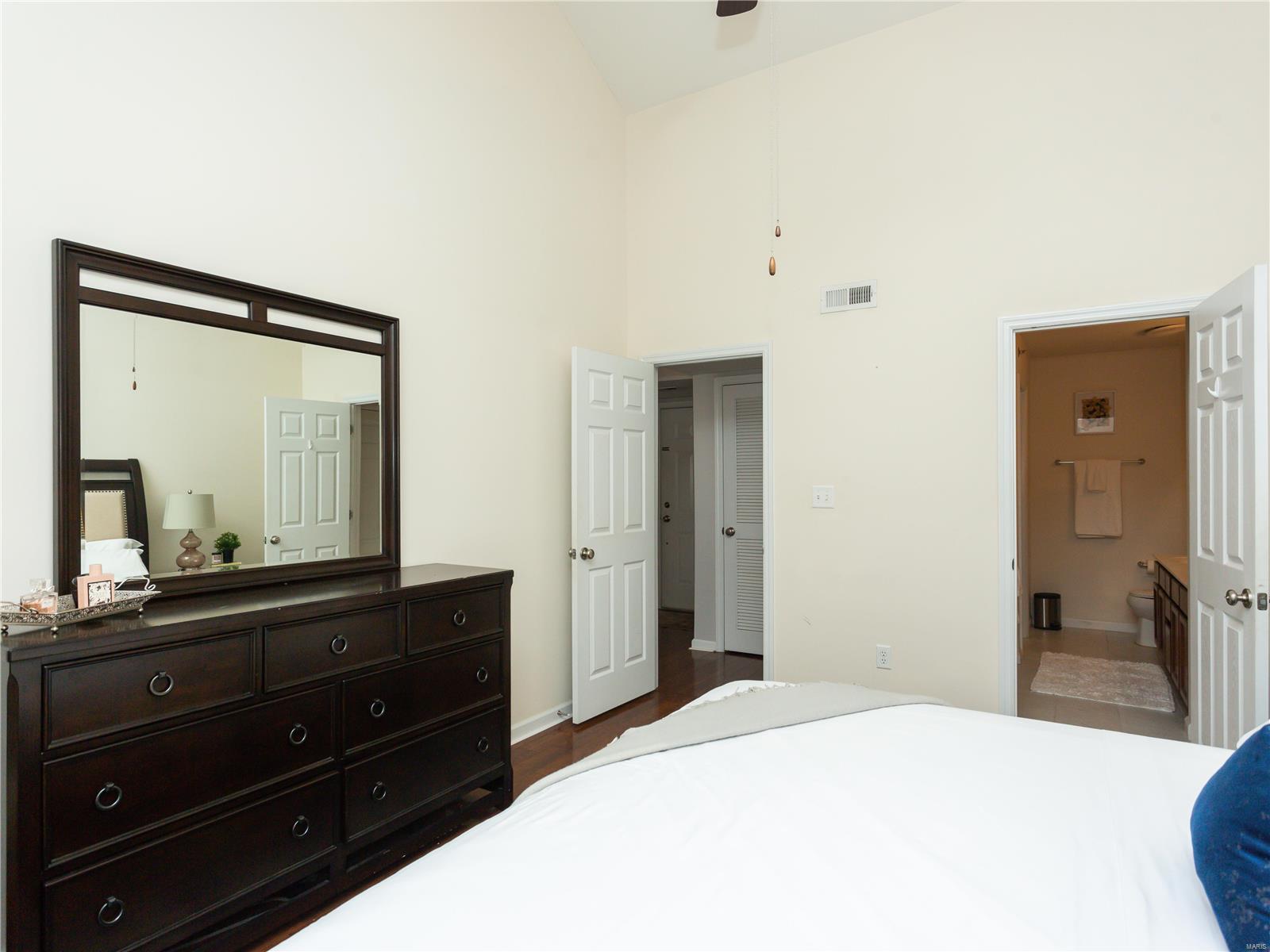 9723 Crayford Road, Unit H St. Louis, MO 63123 - Photo 17 of 27